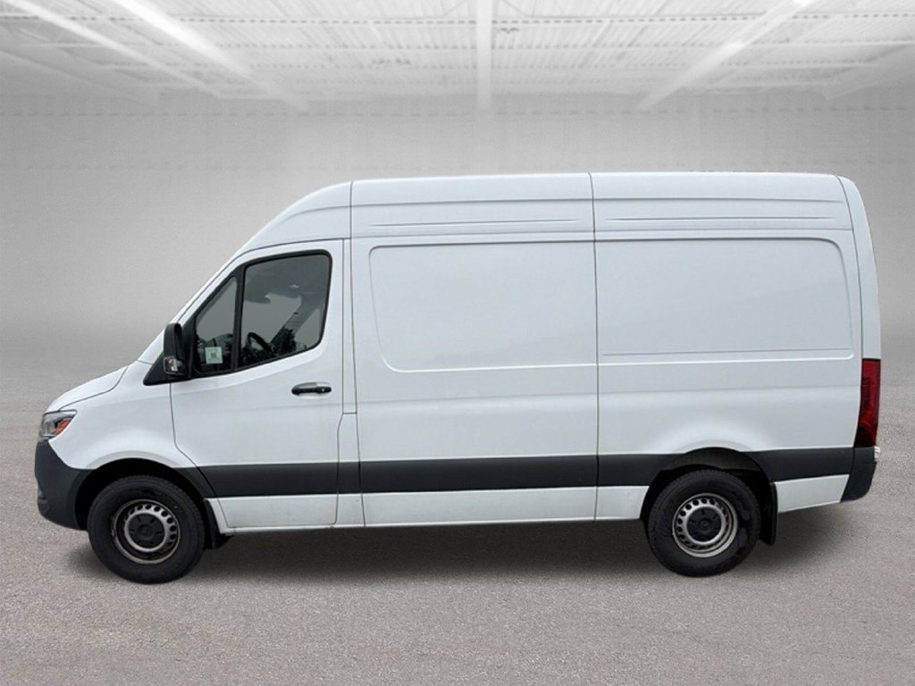Used 2025 Mercedes-Benz Sprinter 2500 image 2