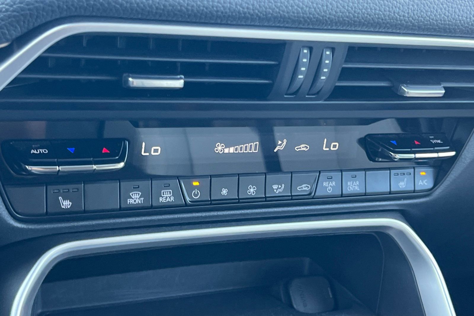 Certified 2024 MAZDA CX-90 Plug-In Hybrid w/ Preferred image 21