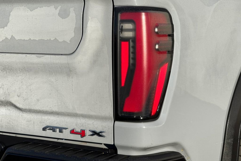 Used 2025 GMC Sierra 2500 AT4X image 28