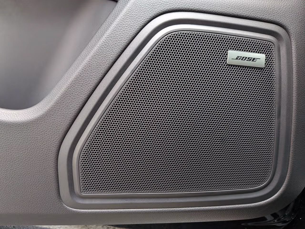 Certified 2026 Porsche Macan AWD/4WD image 15