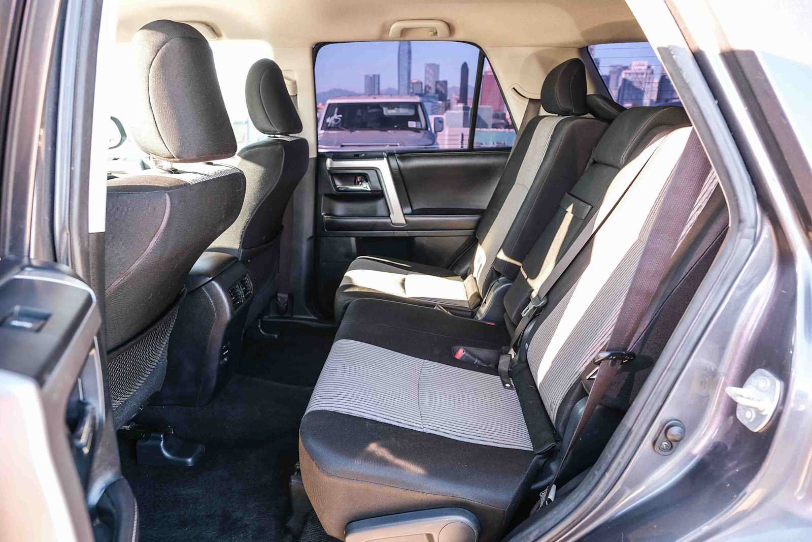 Used 2017 Toyota 4Runner SR5 AWD/4WD image 19