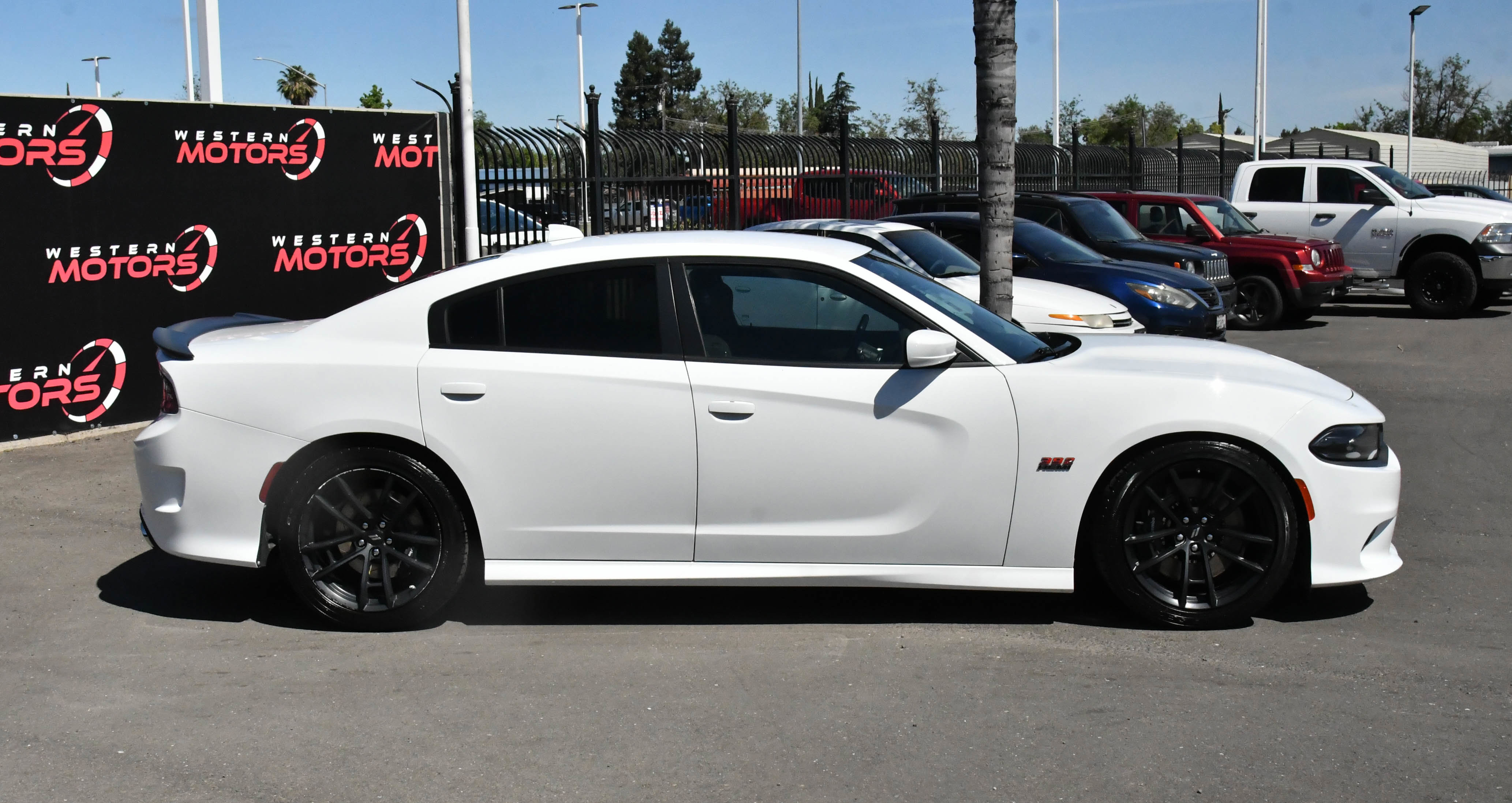 Used 2020 Dodge Charger Scat Pack w/ Dynamics Package RWD image 9
