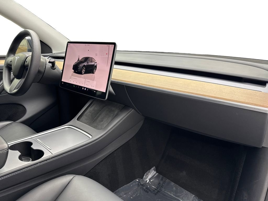 Used 2024 Tesla Model Y Long Range image 52
