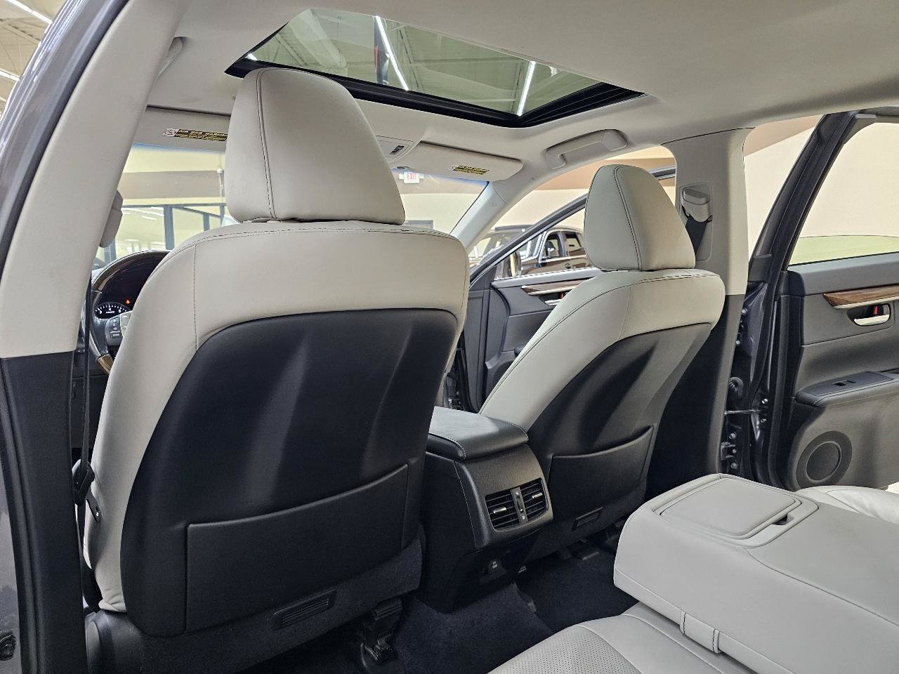 Used 2015 Lexus ES 350 w/ Luxury Package FWD image 26