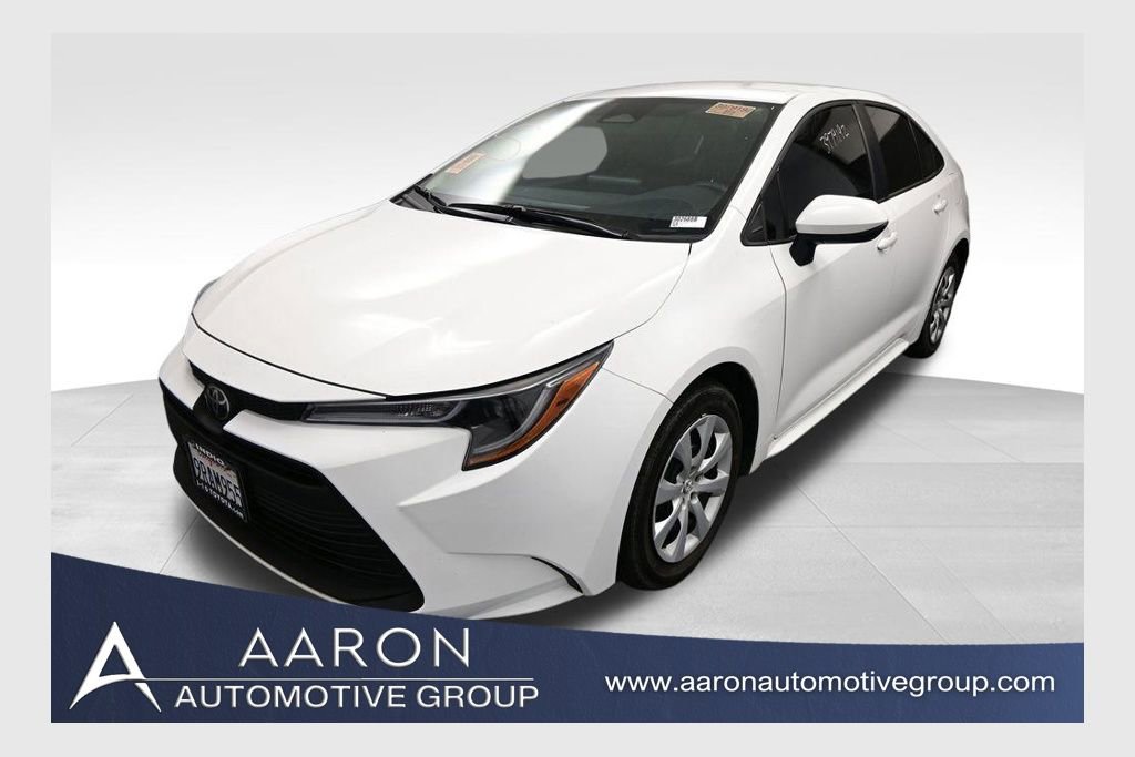 Used 2025 Toyota Corolla LE FWD image 1