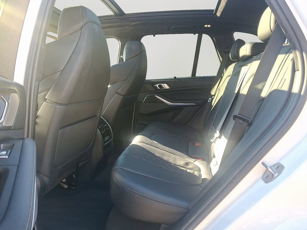 Used 2021 BMW X5 M w/ Executive Package image 8