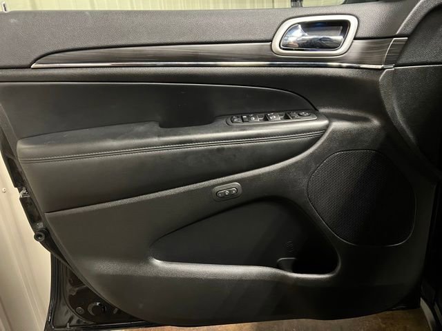 Used 2022 Jeep Grand Cherokee Limited image 12