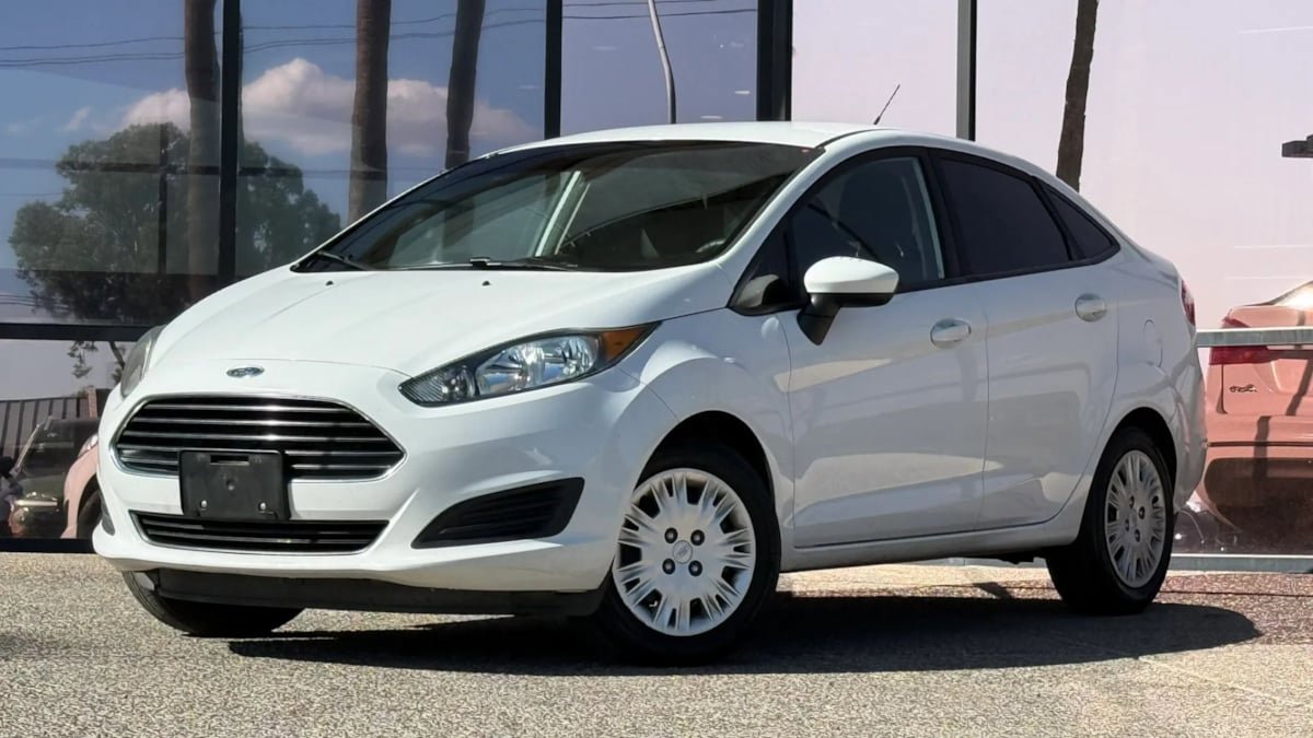 Used 2016 Ford Fiesta S FWD image 2