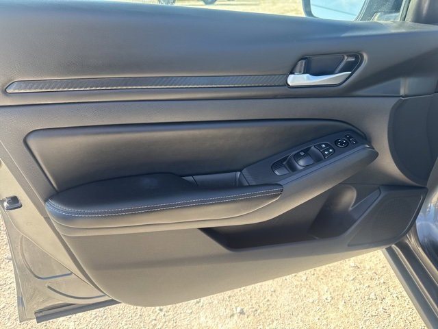 Used 2024 Nissan Altima 2.5 SV image 18