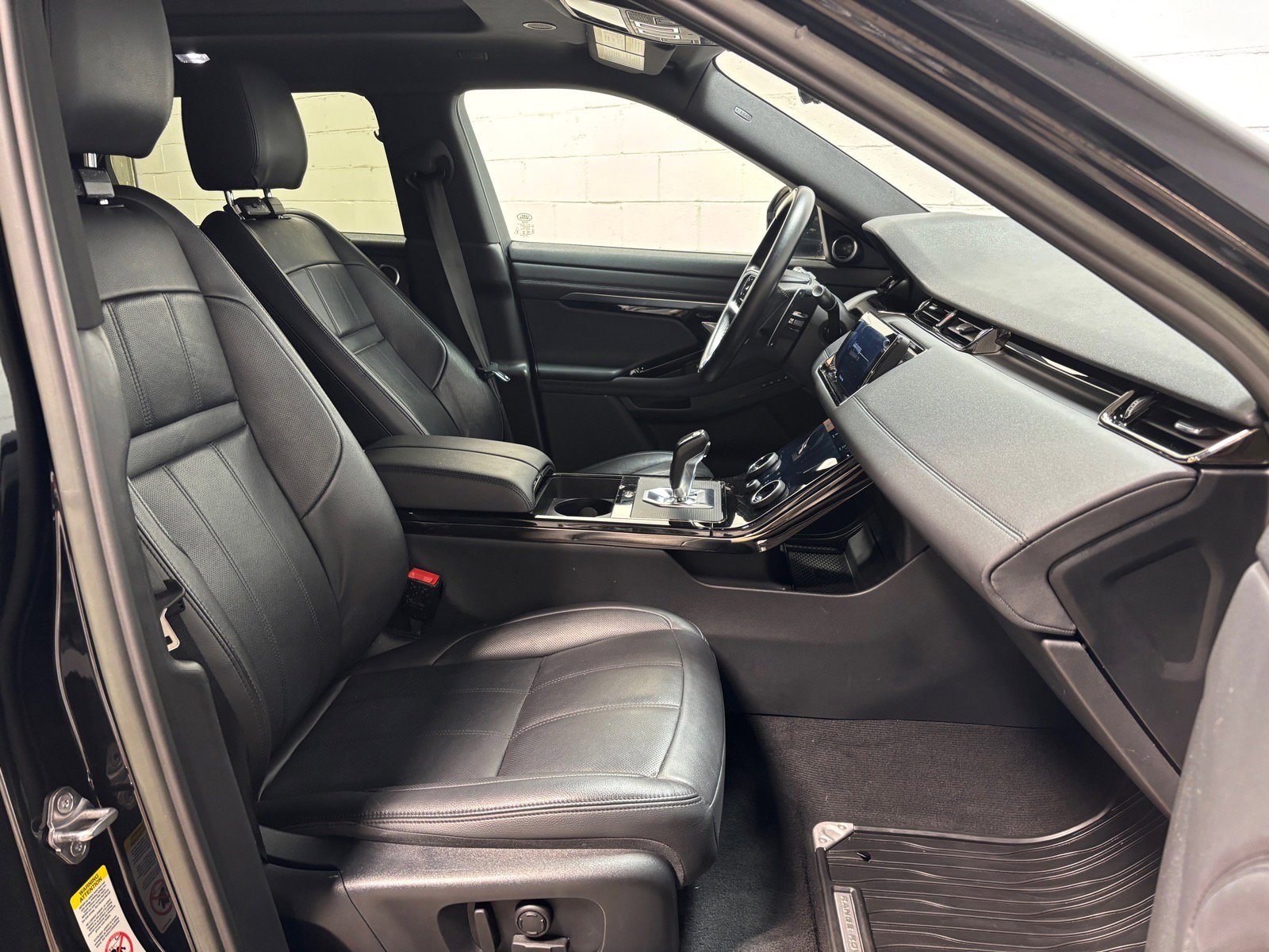 Used 2023 Land Rover Range Rover Evoque R-Dynamic SE AWD/4WD image 32