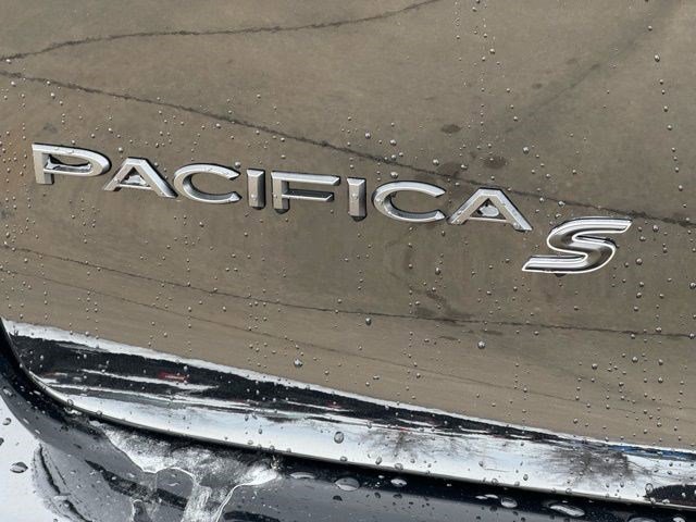 New 2026 Chrysler Pacifica Limited image 55