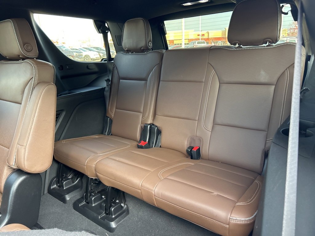 Used 2024 Chevrolet Tahoe High Country image 11