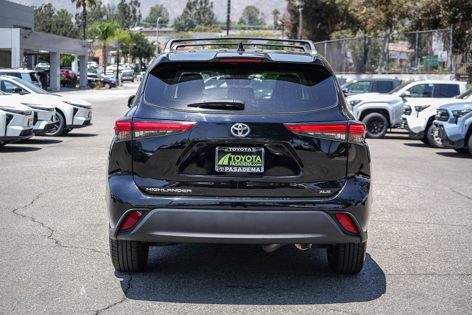 Used 2022 Toyota Highlander XLE FWD image 7