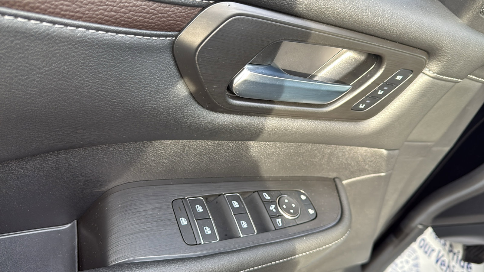 Certified 2025 Nissan Armada Platinum w/ Convenience Package image 7