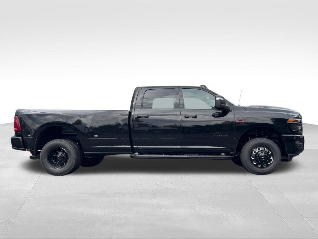 New 2027 RAM 3500 Laramie AWD/4WD image 10