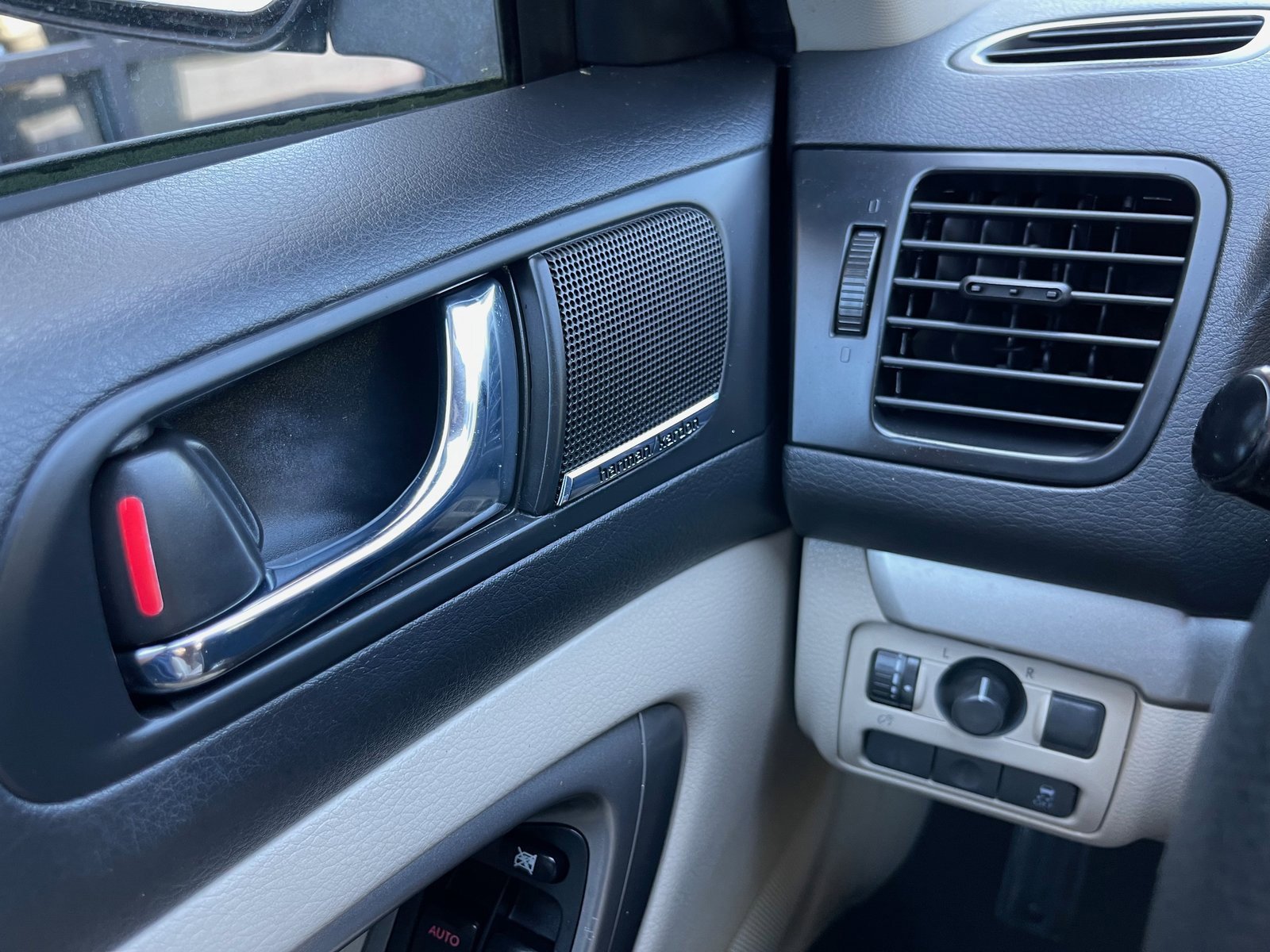 Used 2009 Subaru Legacy 2.5i Special Edition image 31