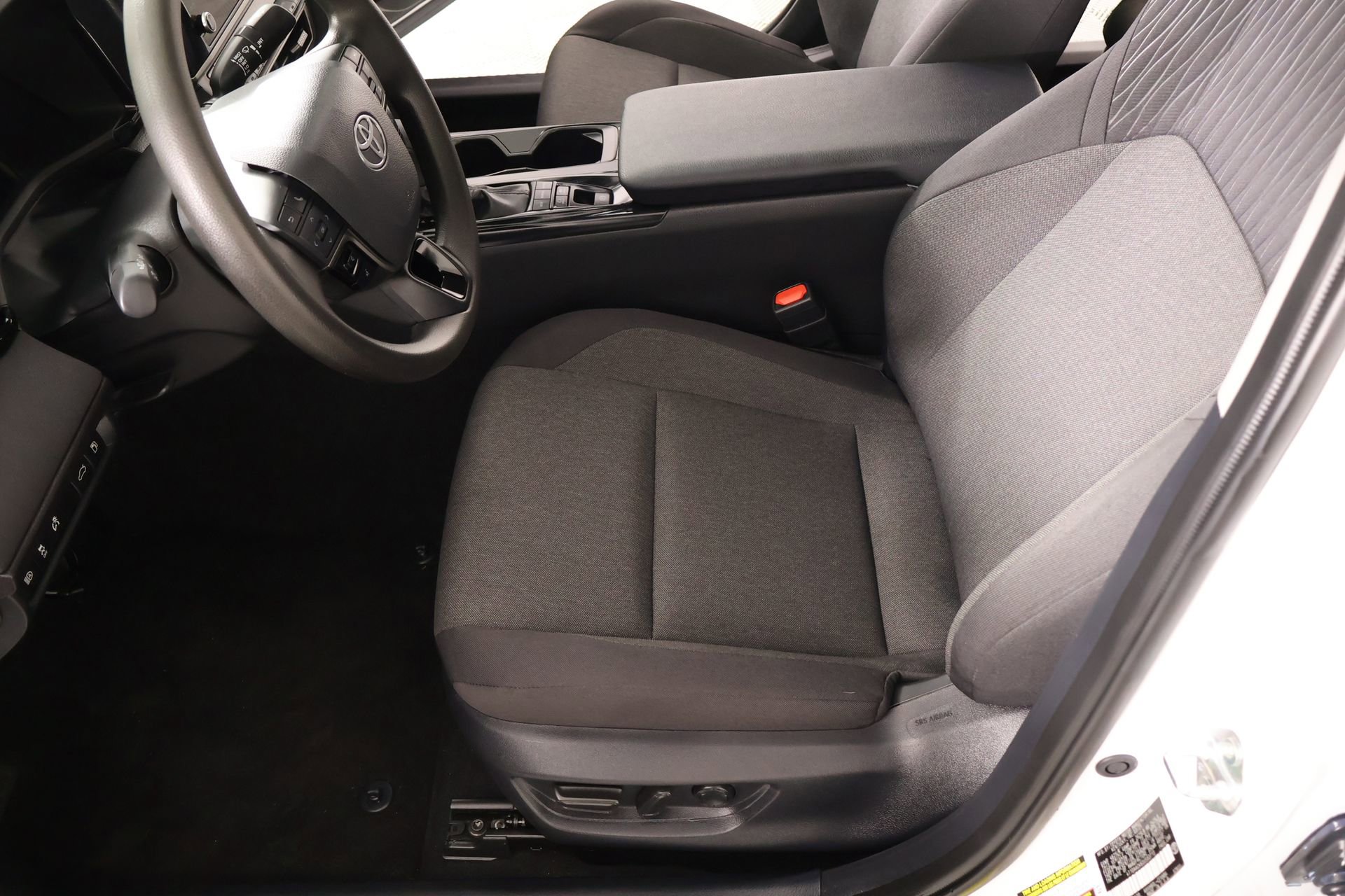 Used 2025 Toyota Camry LE w/ Convenience Package FWD image 10