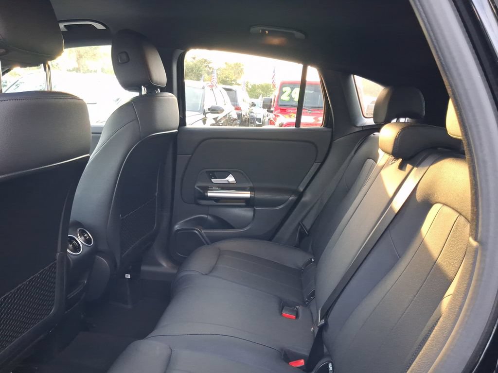 Used 2025 Mercedes-Benz GLA 250 4MATIC w/ Winter Package image 8