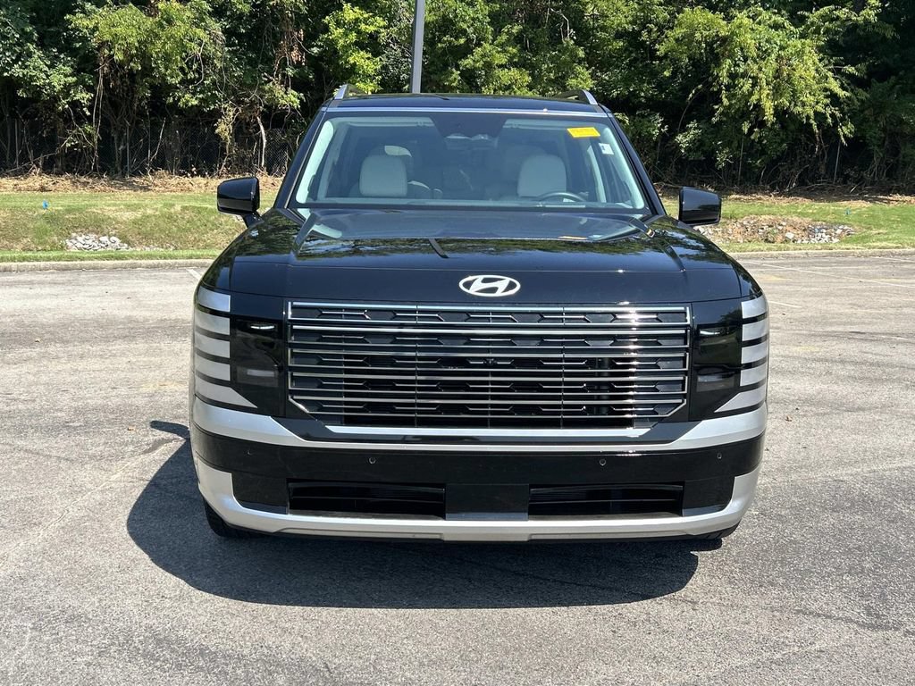 Used 2026 Hyundai Palisade Calligraphy FWD image 2