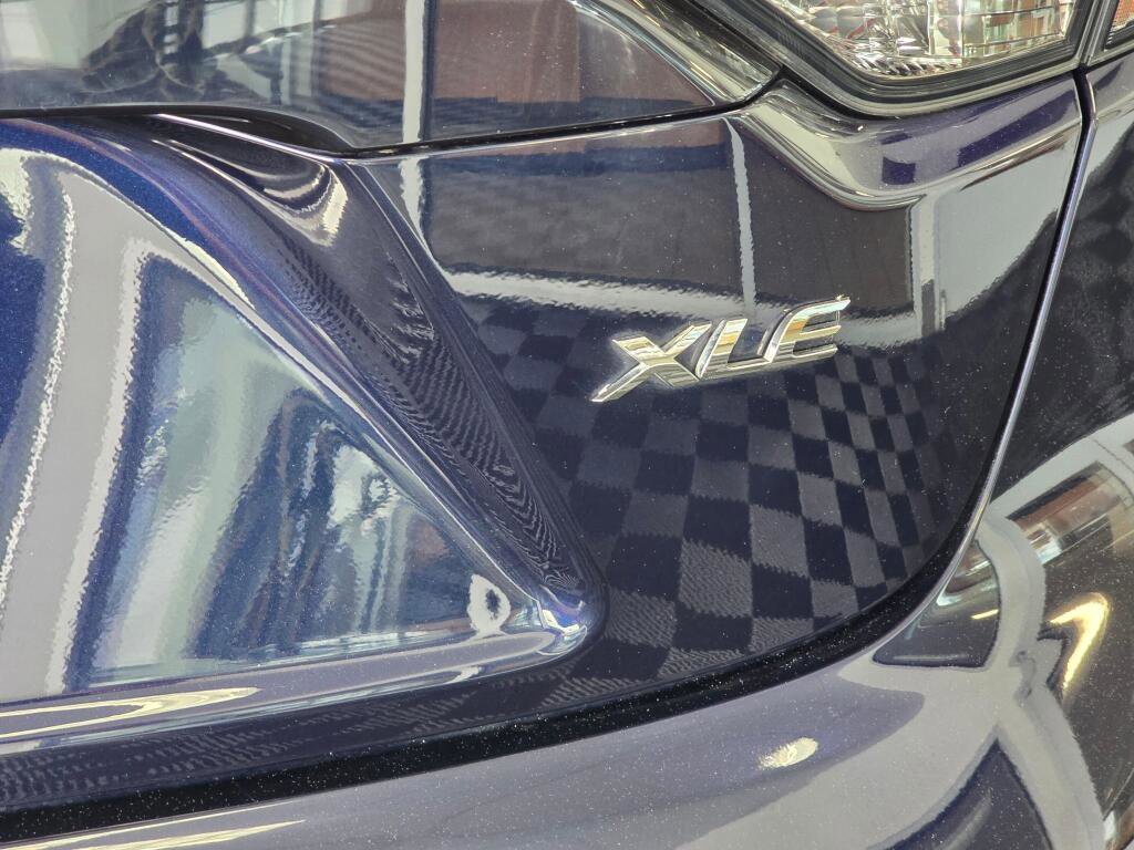 Used 2020 Toyota Corolla XLE w/ Carpet Mat Package (TMS) image 14