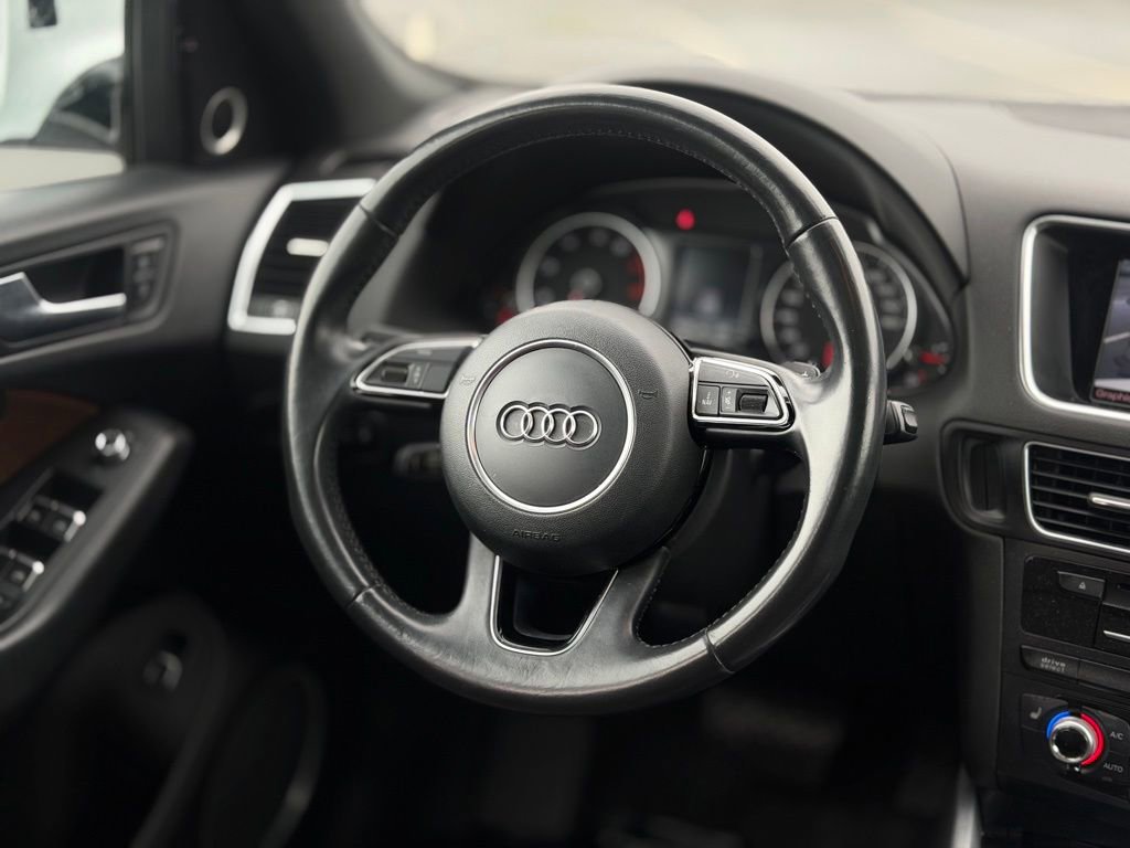 Used 2017 Audi Q5 2.0T Premium Plus w/ Technology Package AWD/4WD image 10