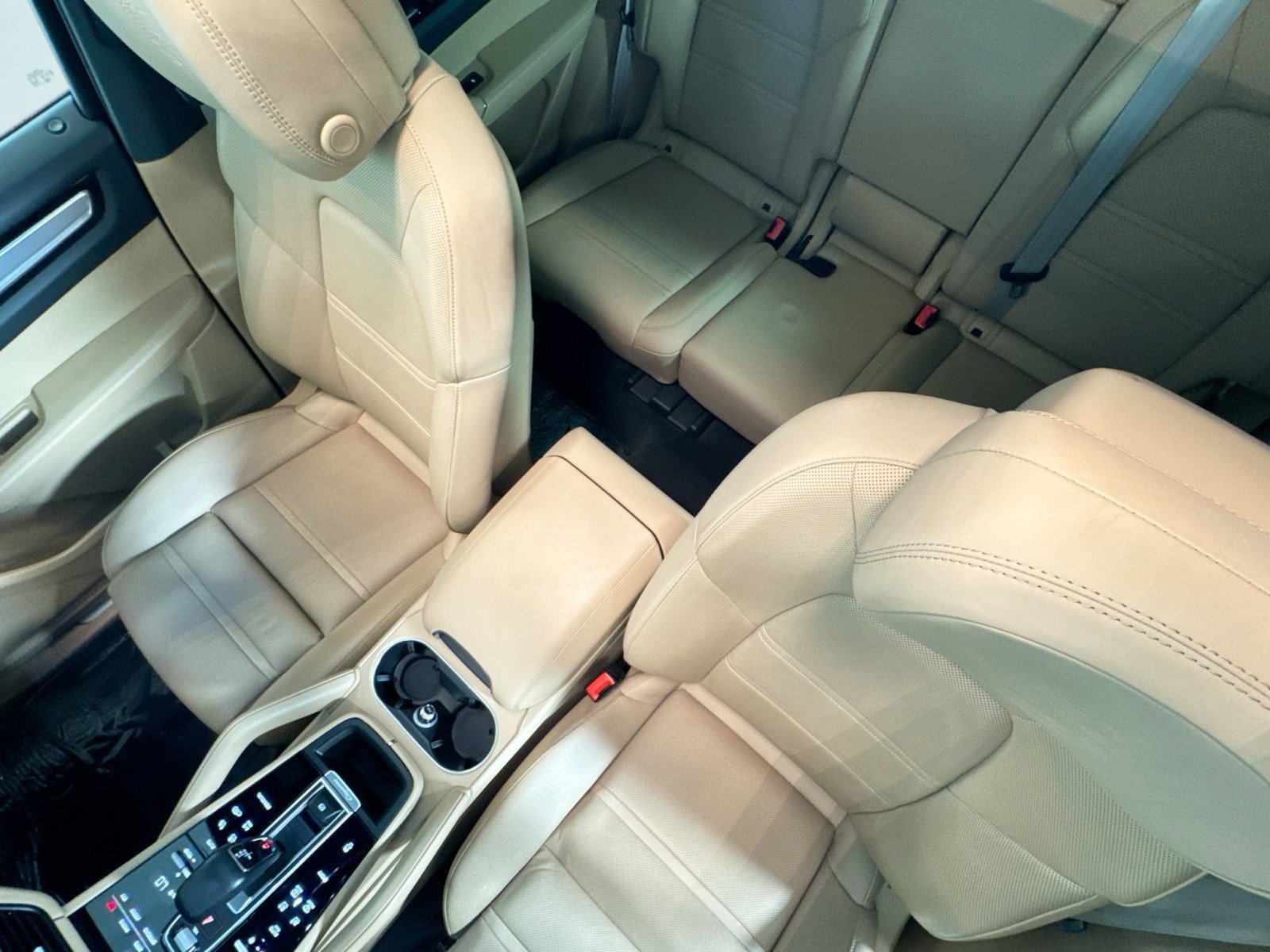 Used 2023 Porsche Cayenne Platinum Edition AWD/4WD image 19