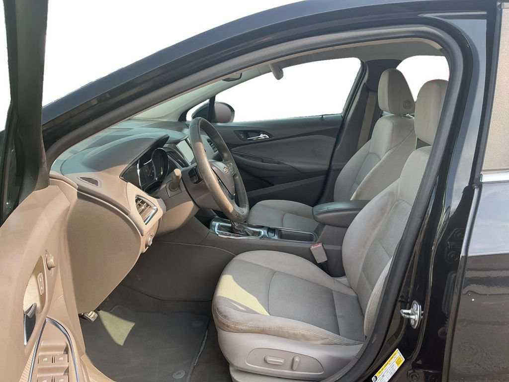 Used 2016 Chevrolet Cruze LT w/ Convenience Package FWD image 14