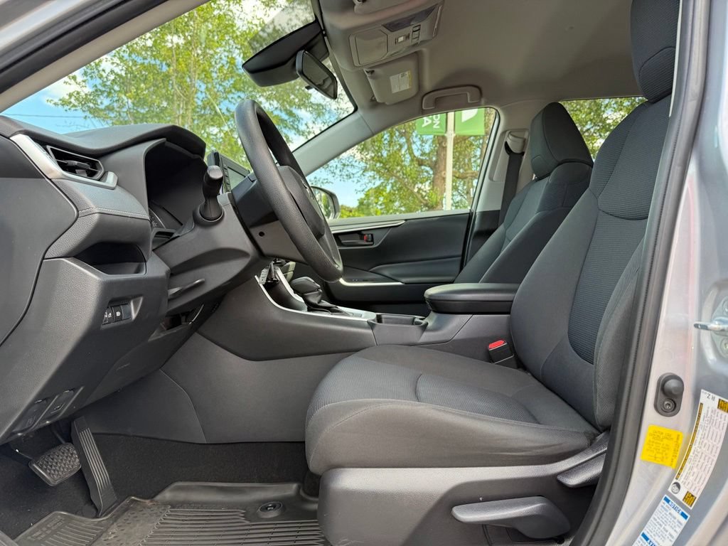 Used 2019 Toyota RAV4 LE w/ All Weather Liner Package AWD/4WD image 12