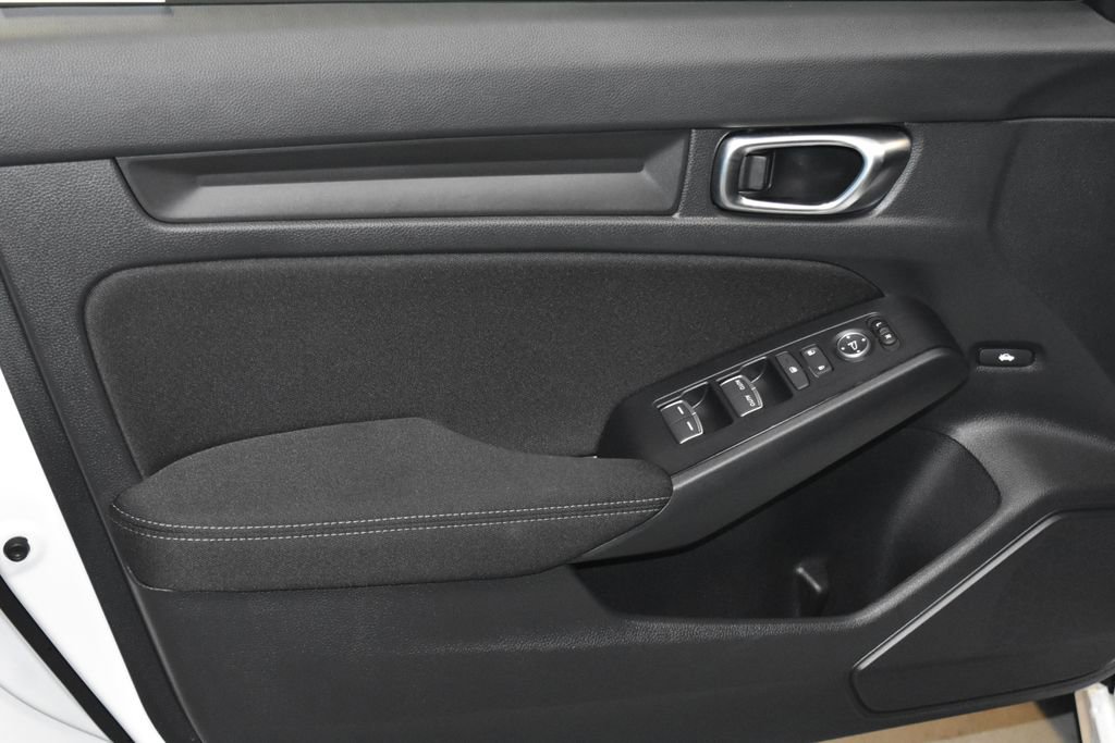 Used 2025 Honda Civic Sport image 4