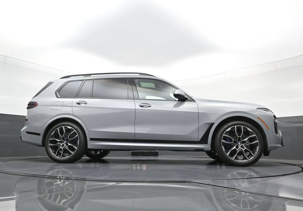 Used 2026 BMW X7 xDrive40i w/ M Sport Package AWD/4WD image 30