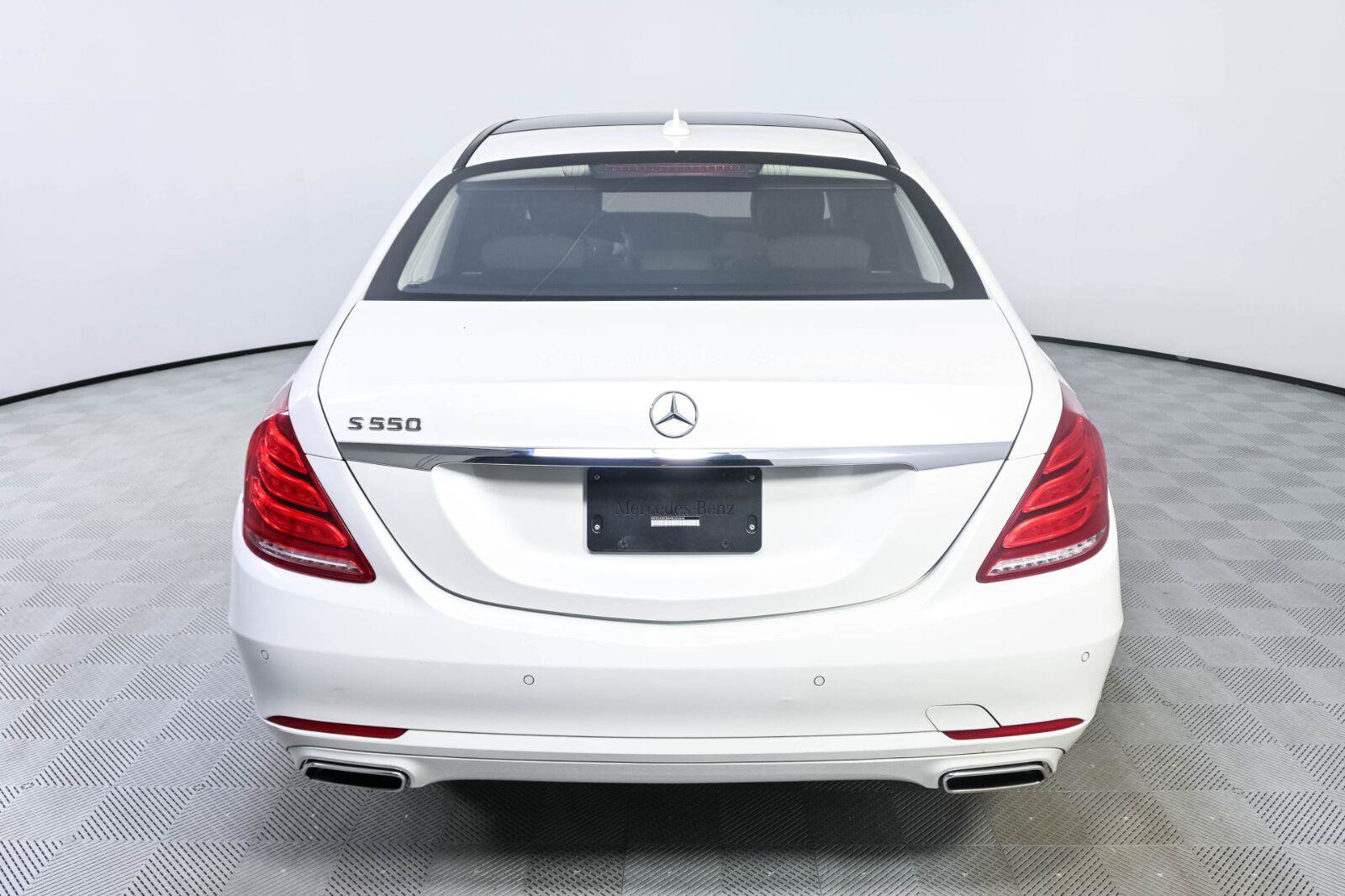 Used 2017 Mercedes-Benz S 550 Sedan w/ Premium Package image 29