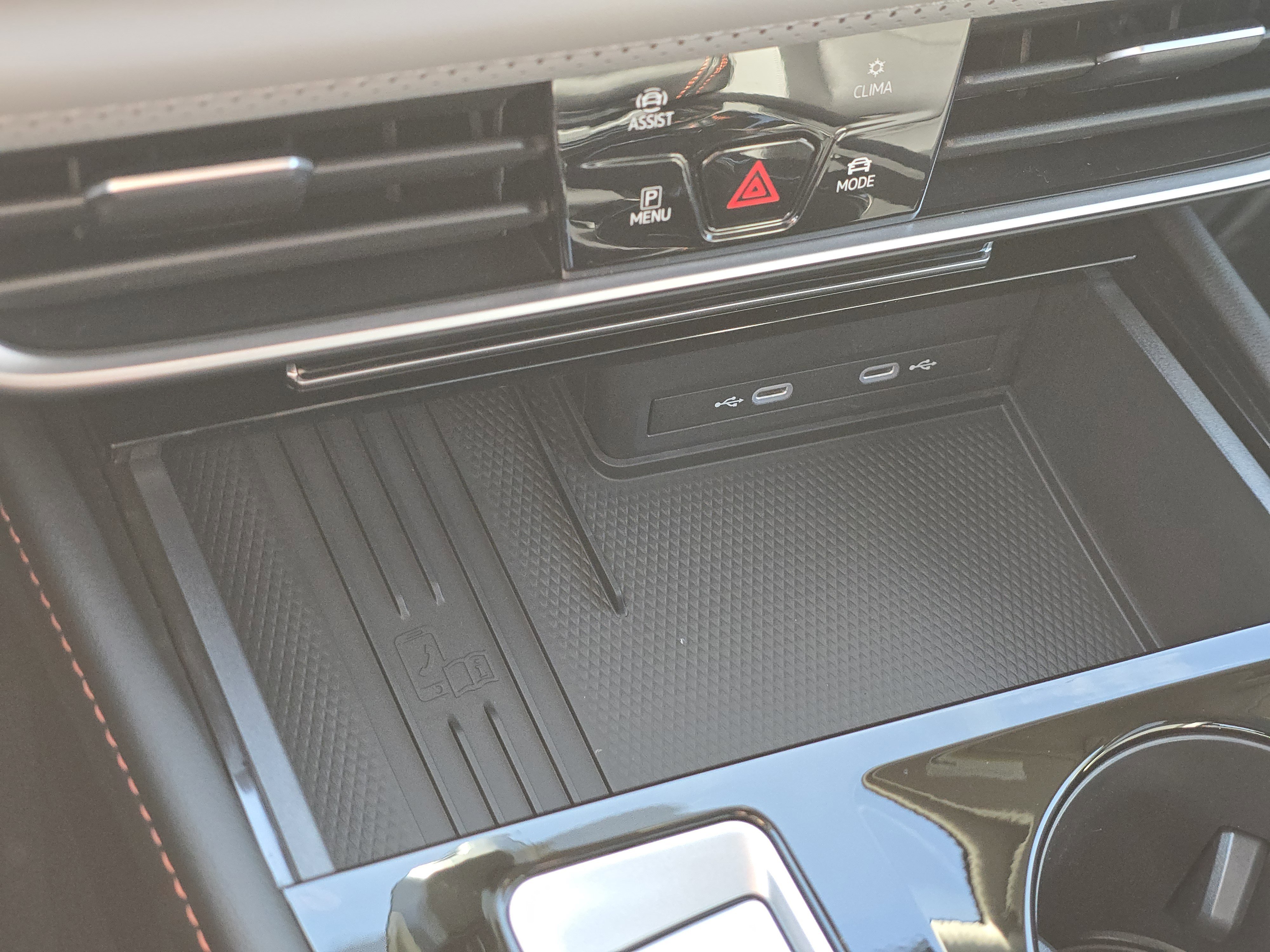 New 2026 Volkswagen Atlas Peak Edition image 24