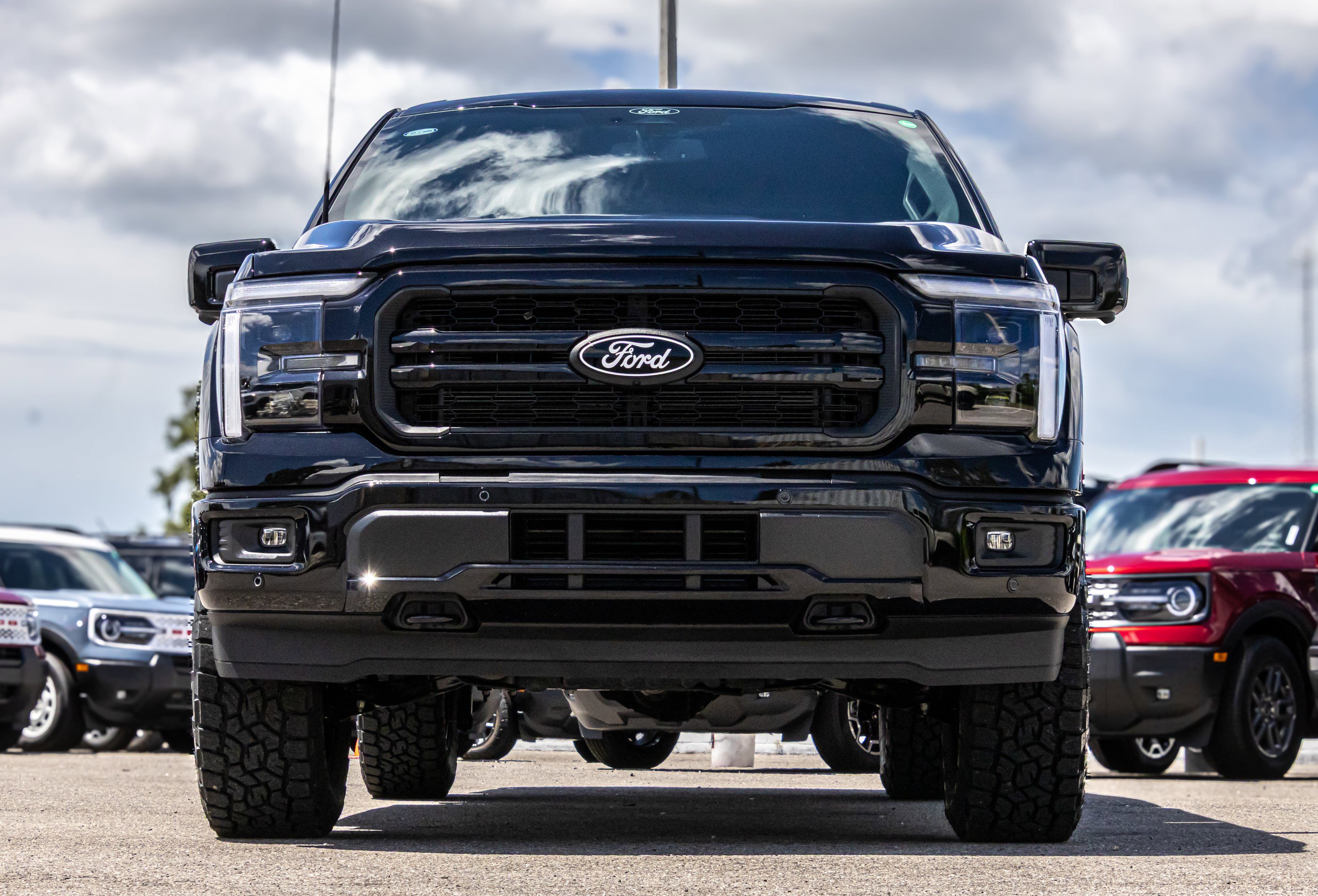 New 2025 Ford F150 Lariat w/ Equipment Group 501A Mid image 8