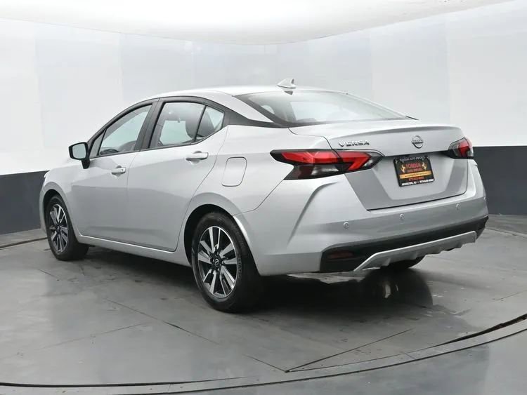 Used 2025 Nissan Versa SV FWD image 9