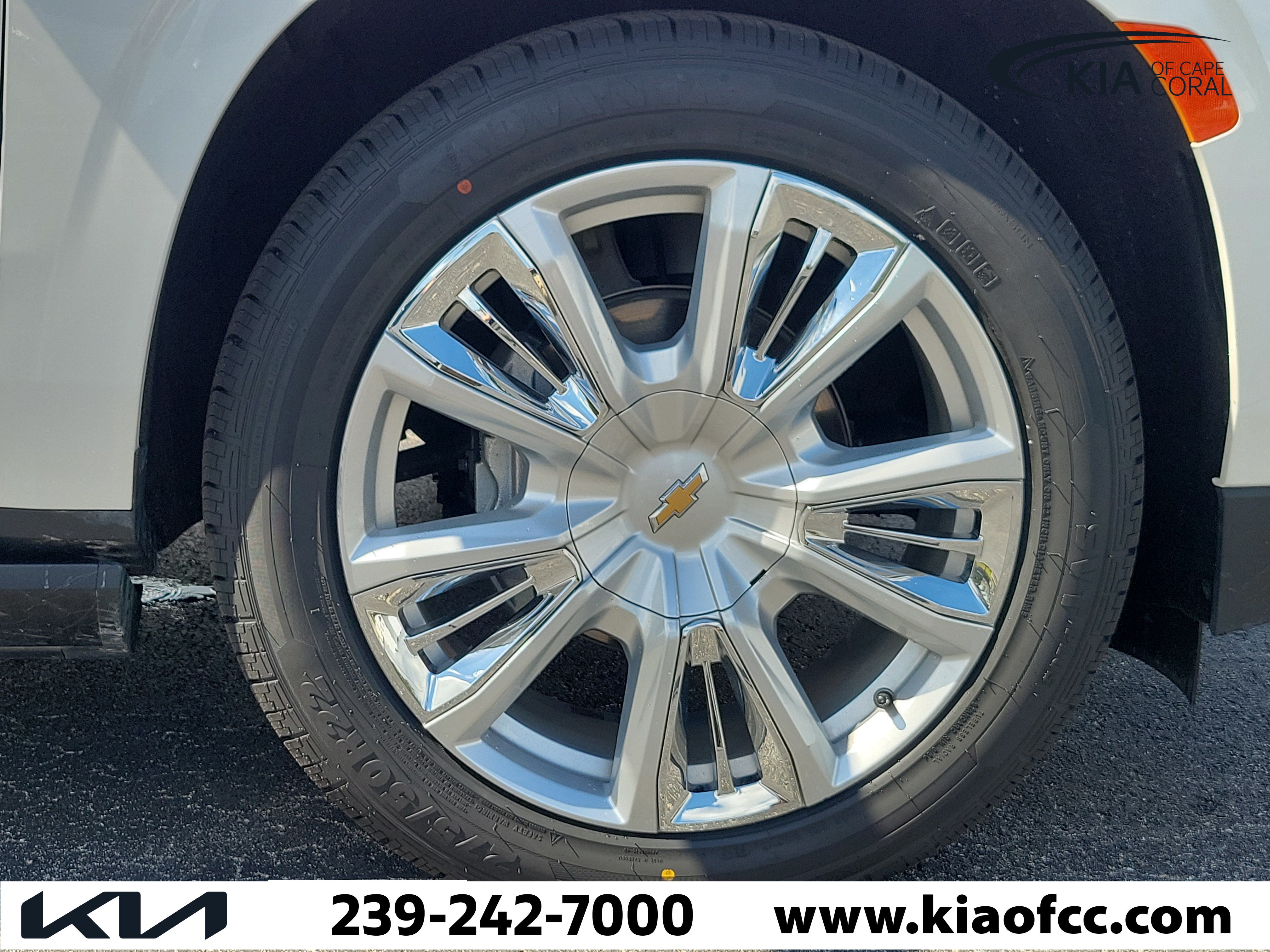 Used 2022 Chevrolet Suburban High Country RWD image 7