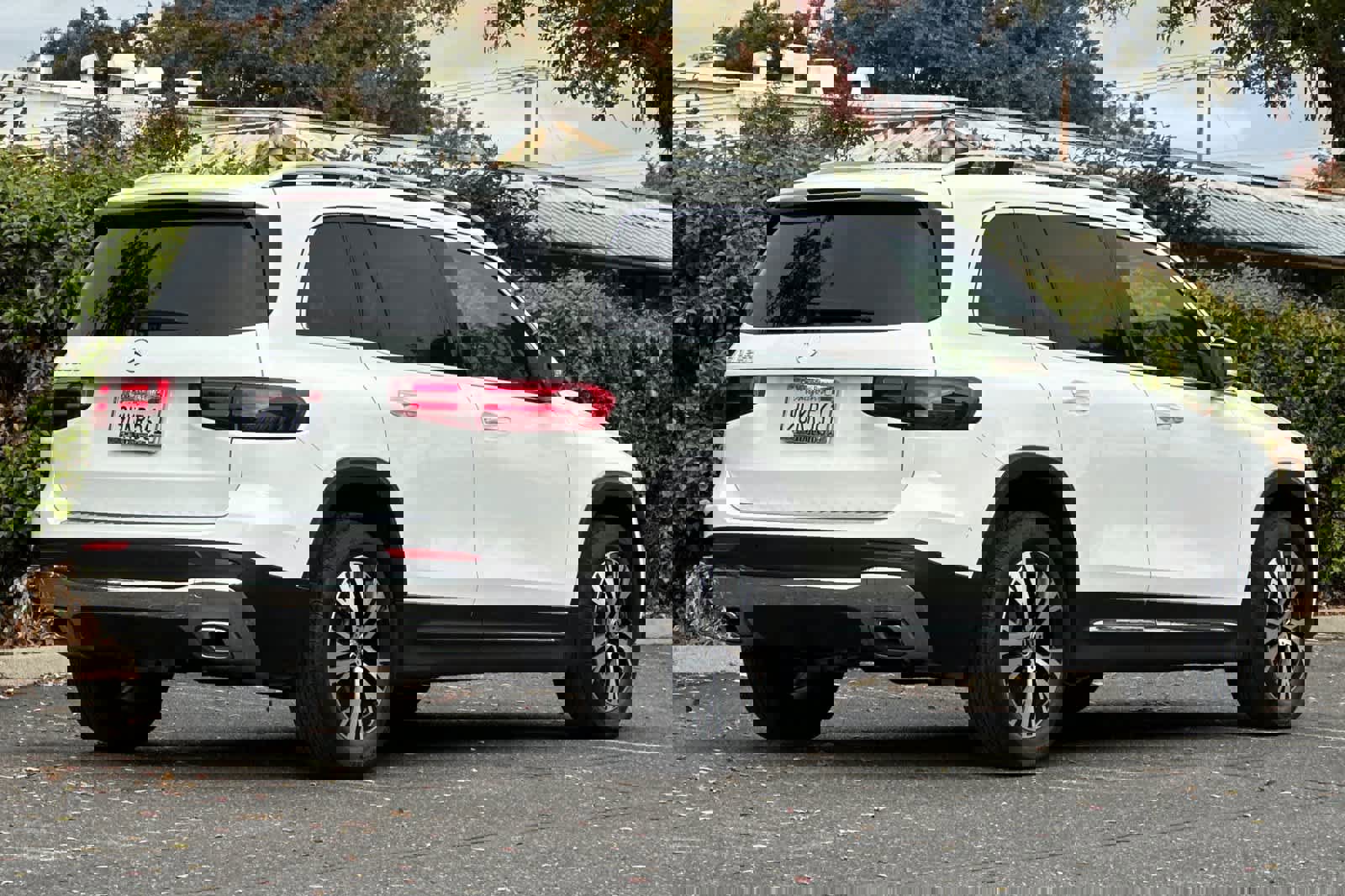 Certified 2025 Mercedes-Benz GLB 250 image 3