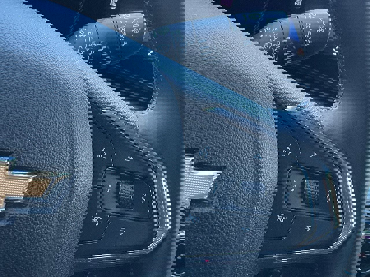 Used 2025 Chevrolet Trax LT w/ LT Convenience Package image 25