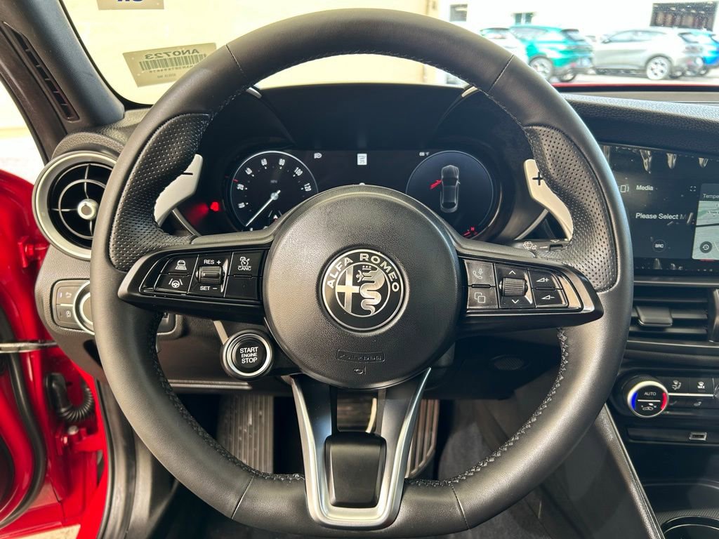 New 2025 Alfa Romeo Giulia w/ Driving Assist Package image 40