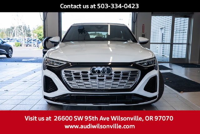 Used 2024 Audi Q8 e-tron Premium Plus w/ Premium Plus Package AWD/4WD image 2