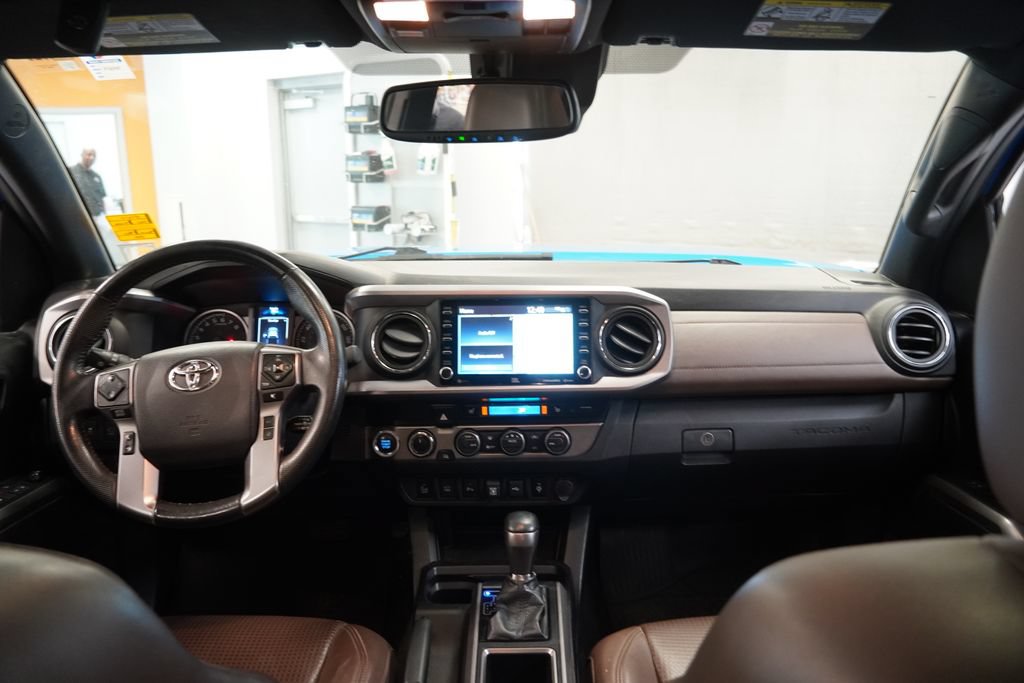 Used 2021 Toyota Tacoma Limited AWD/4WD image 19