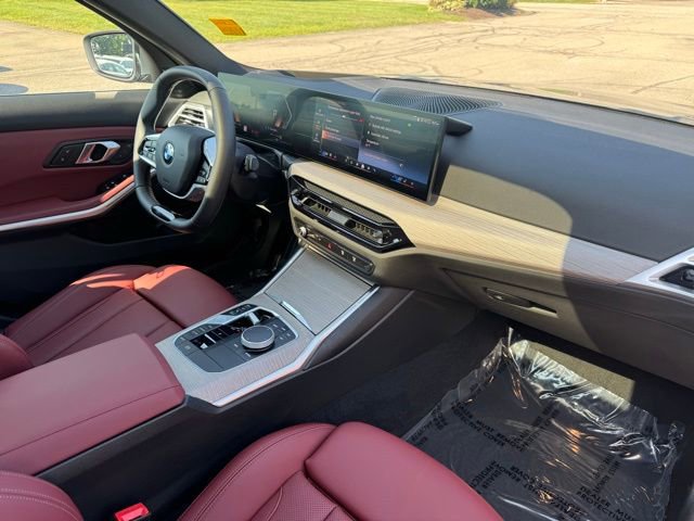 Certified 2025 BMW 330i xDrive Sedan image 29