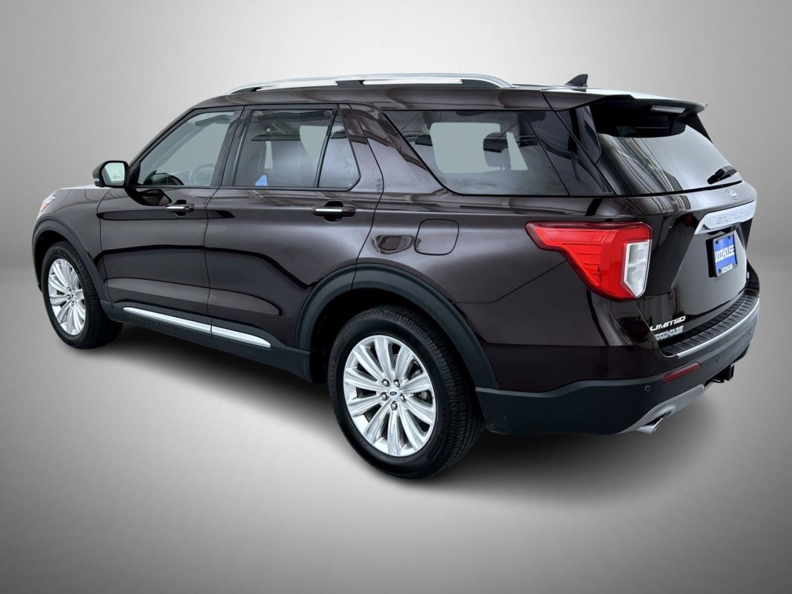 Used 2023 Ford Explorer Limited w/ Equipment Group 301A AWD/4WD image 7
