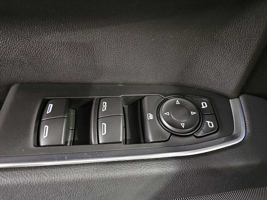 Certified 2025 Chevrolet Silverado 1500 LT AWD/4WD image 33