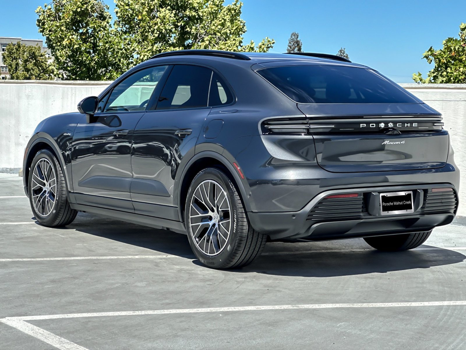New 2026 Porsche Macan 4 Electric AWD/4WD image 4