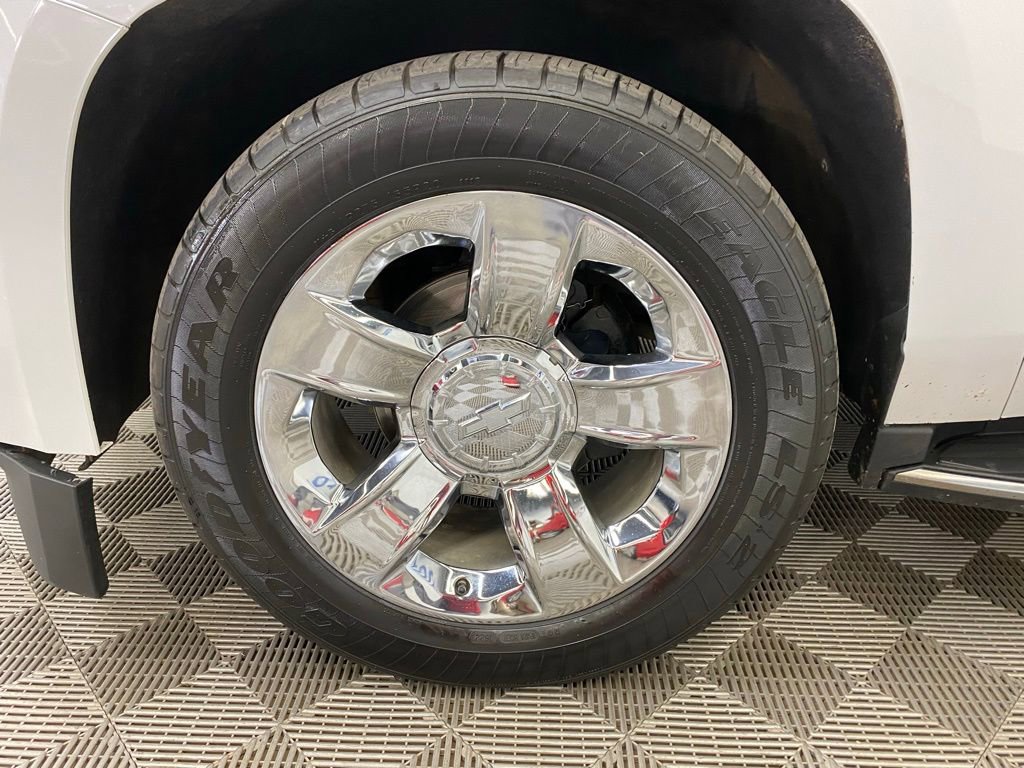 Used 2019 Chevrolet Suburban Premier AWD/4WD image 4