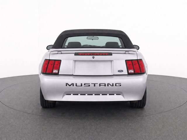 Used 2003 Ford Mustang Convertible RWD image 7