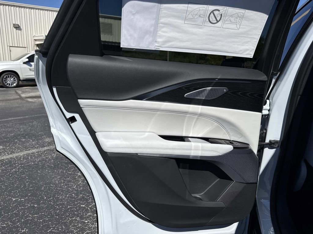 New 2026 Cadillac Lyriq Premium Luxury image 13