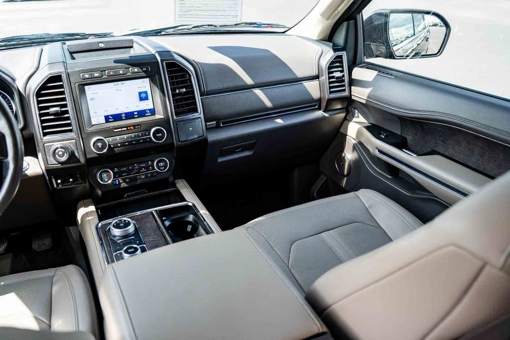 Used 2021 Ford Expedition Limited AWD/4WD image 25