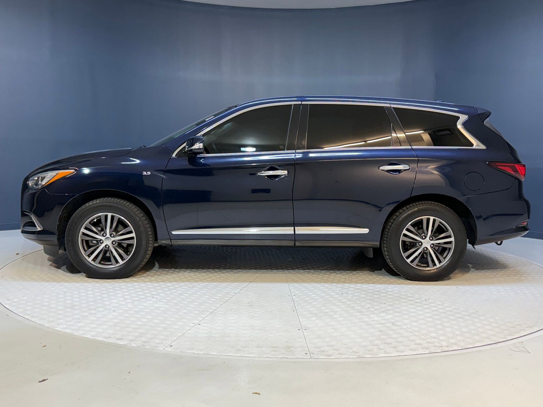 Used 2019 INFINITI QX60 Pure image 2
