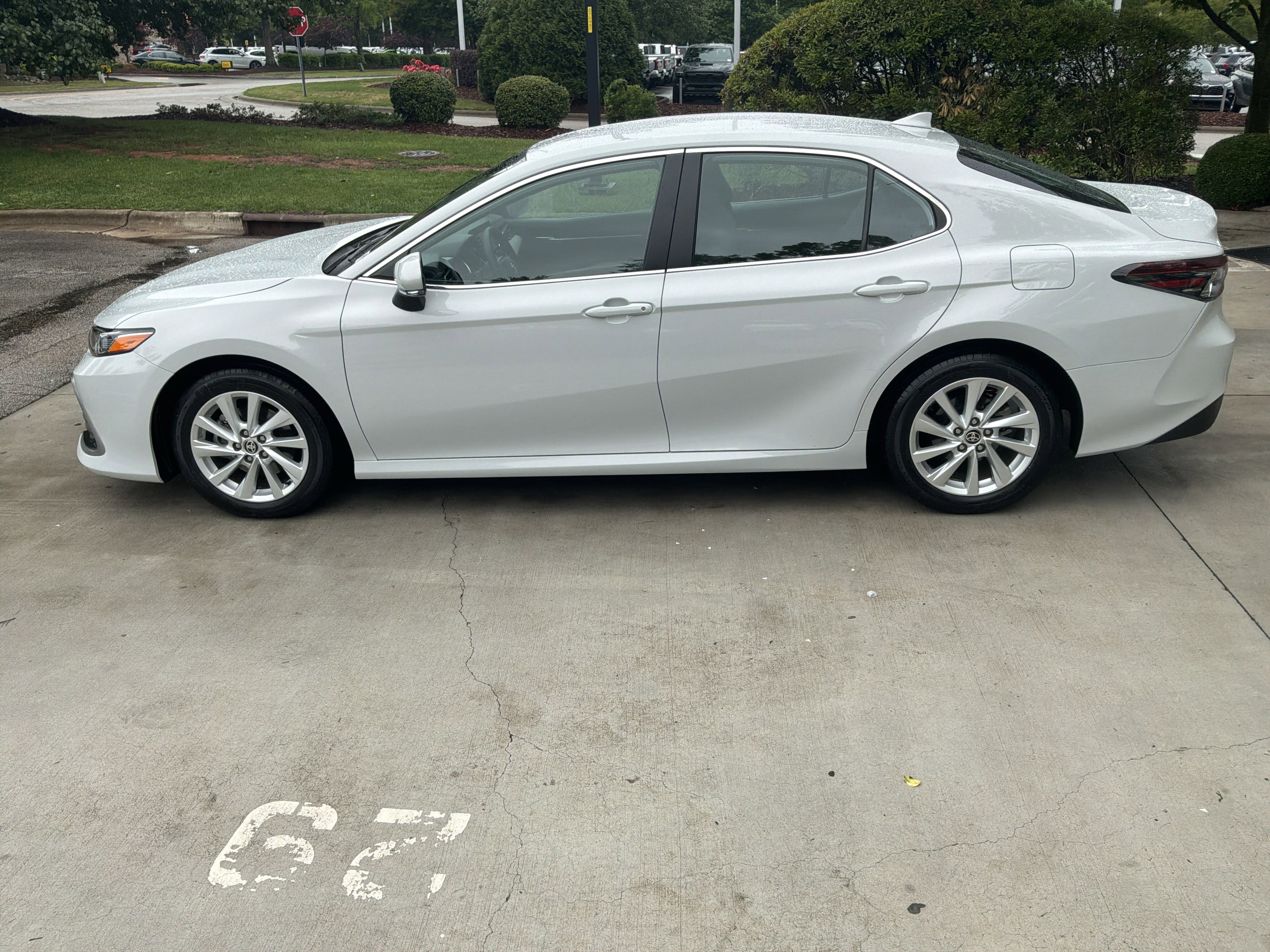 Used 2023 Toyota Camry LE w/ Convenience Package FWD image 7